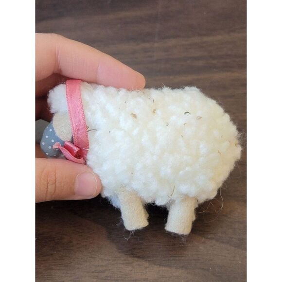 Farm white sheep felt ornament Xmas decor - Picture 3 of 3